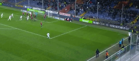 丹布罗西奥打中横梁