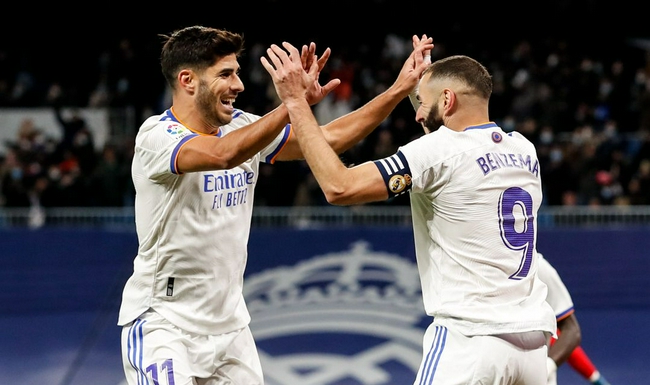 皇马2-1连胜领跑