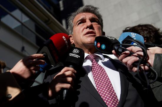 拉波尔塔:梅西会收到其他球队的丰厚合同 但……