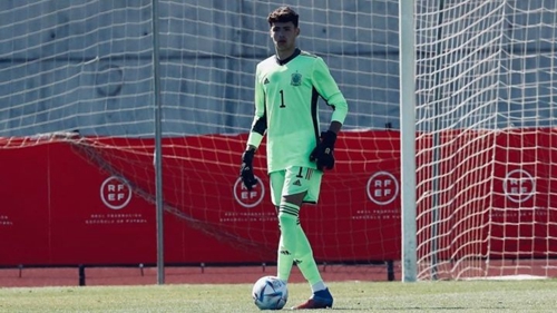 皇马签下16岁的西班牙U17国门 合同为期两年