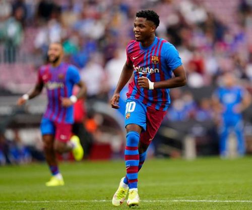 世体:巴萨对法蒂充满信心 希望未来让其继续出任边锋